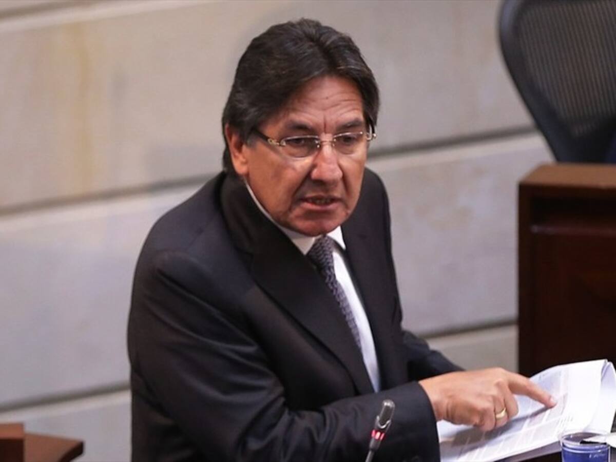 Vamos a incautar más de ocho billones de pesos en activos ilícitos: fiscal