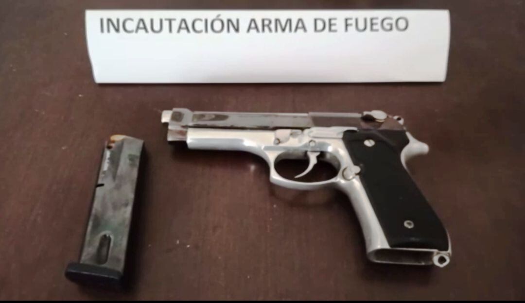 Esta persona se encontraba en casa por cárcel por fuga de presos y por tentativa de homicidio y porte ilegal de armas de fuego