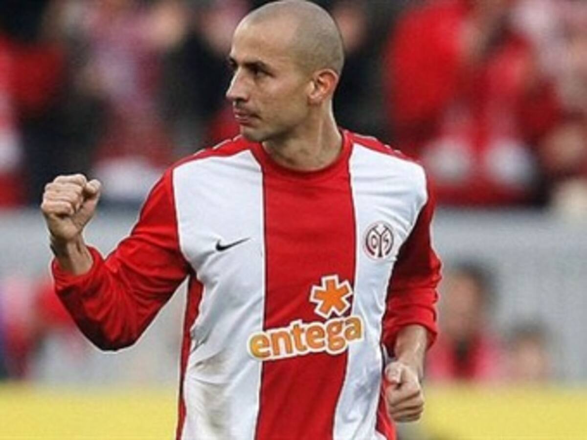 Borussia alcanza el título del fútbol alemán, en jornada donde Elkin Soto marcó dos goles