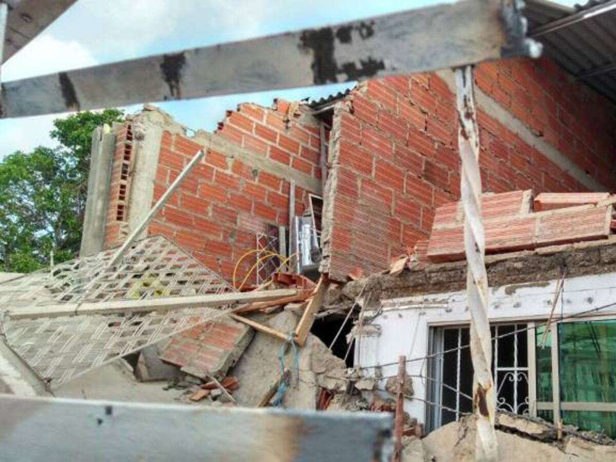 Una persona herida dejo el desplome de un plafón en el sur de Cartagena