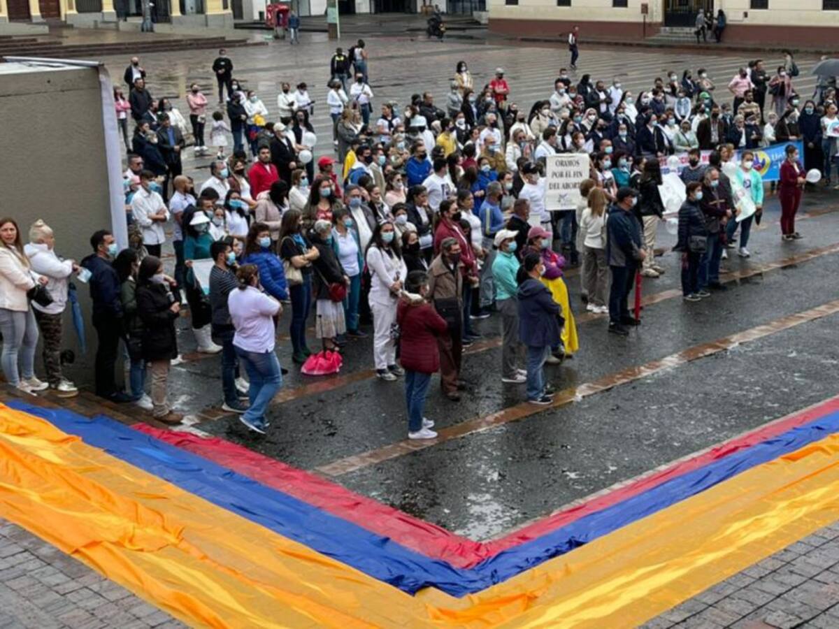 Plantón contra la Corte Constitucional y la despenalización del aborto