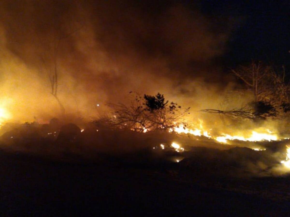 Incendio forestal se tomó el relleno sanitario de Turbana, Bolívar