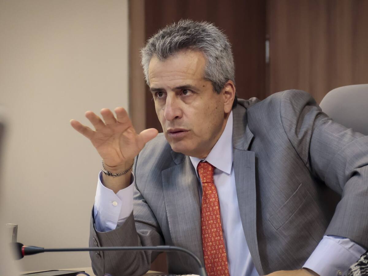 Gobierno no se saltará la Corte Constitucional: MinInterior por propuesta de Constituyente