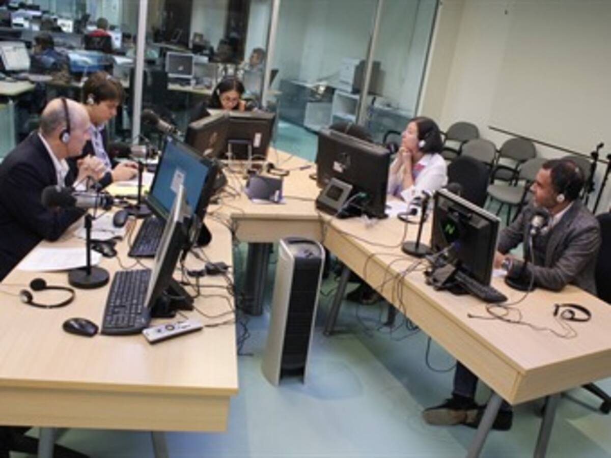 El aplazamiento de la revocatoria favorece a Petro: concejal De Roux