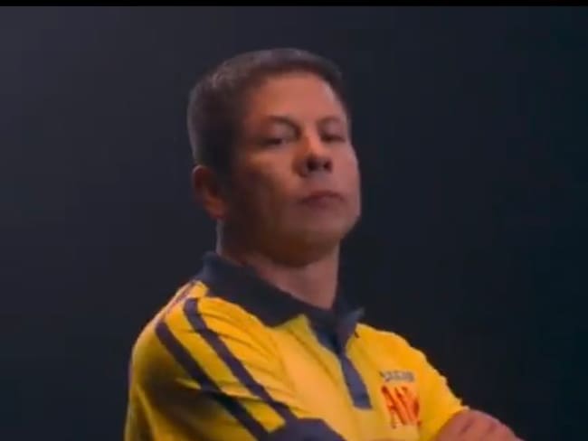 Policía retirado que se lanzó al Senado con Ingrid Betancourt le dio un ‘cabezazo’ a Levy Rincón