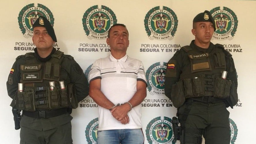 La detención de José Geovanny Arias se produjo cuando los funcionarios adelantaban un procedimiento de solicitud de antecedentes y registro. Foto: Policía