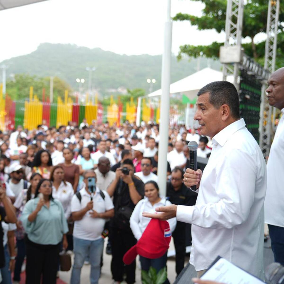 Alcalde Dumek Turbay reabre las puertas de la I. E. Jorge Artel