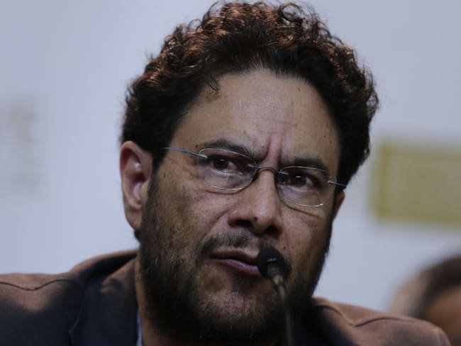 Senador Iván Cepeda acusa a fiscal Gabriel Jaimes de querer dilatar y archivar el proceso en contra del expresidente Álvaro Uribe