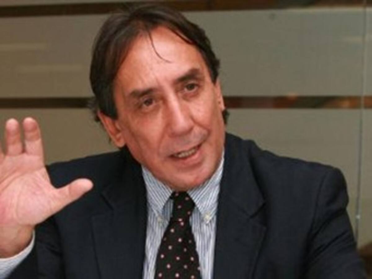 Luis Eladio Pérez, designado como embajador de Colombia en Perú