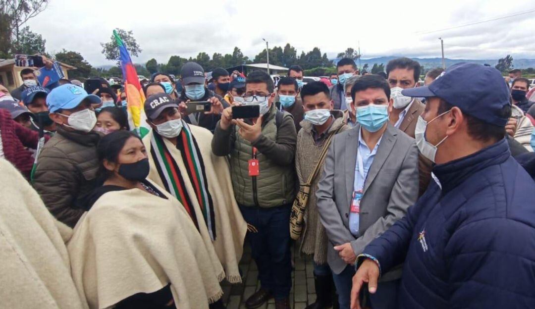 Negociaciones para el paso de combustible