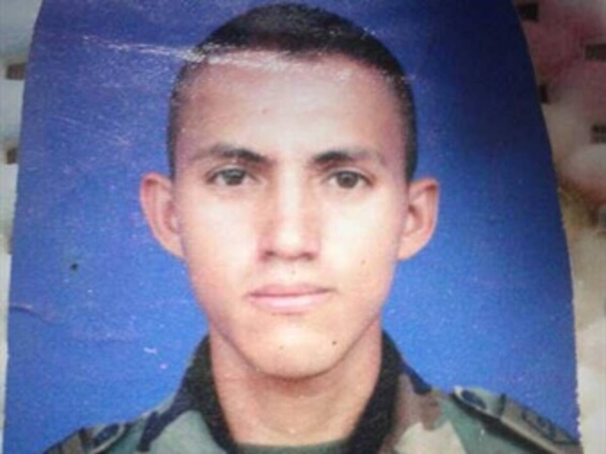 Familiares de militar desaparecido en un combate piden ayuda humanitaria