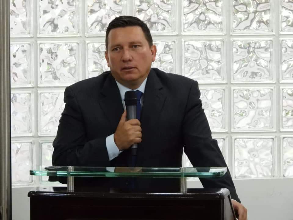 Clases virtuales en cuatro municipios del área de influencia del volcán Nevado del Ruiz .