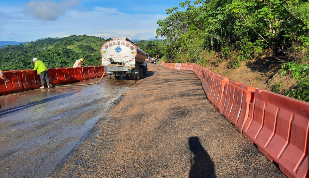 Abren paso por la nueva vía Bucaramanga - Barrancabermeja.