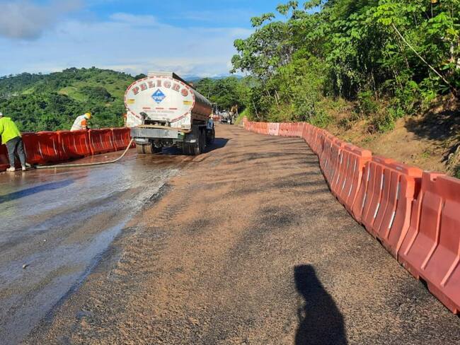 Abren paso por la nueva vía Bucaramanga - Barrancabermeja.