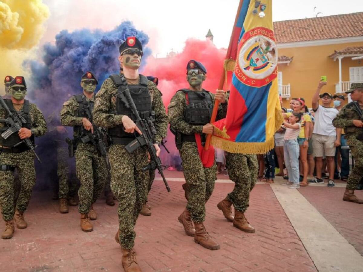 Desfile militar de Independencia se tomó el Centro Histórico de Cartagena
