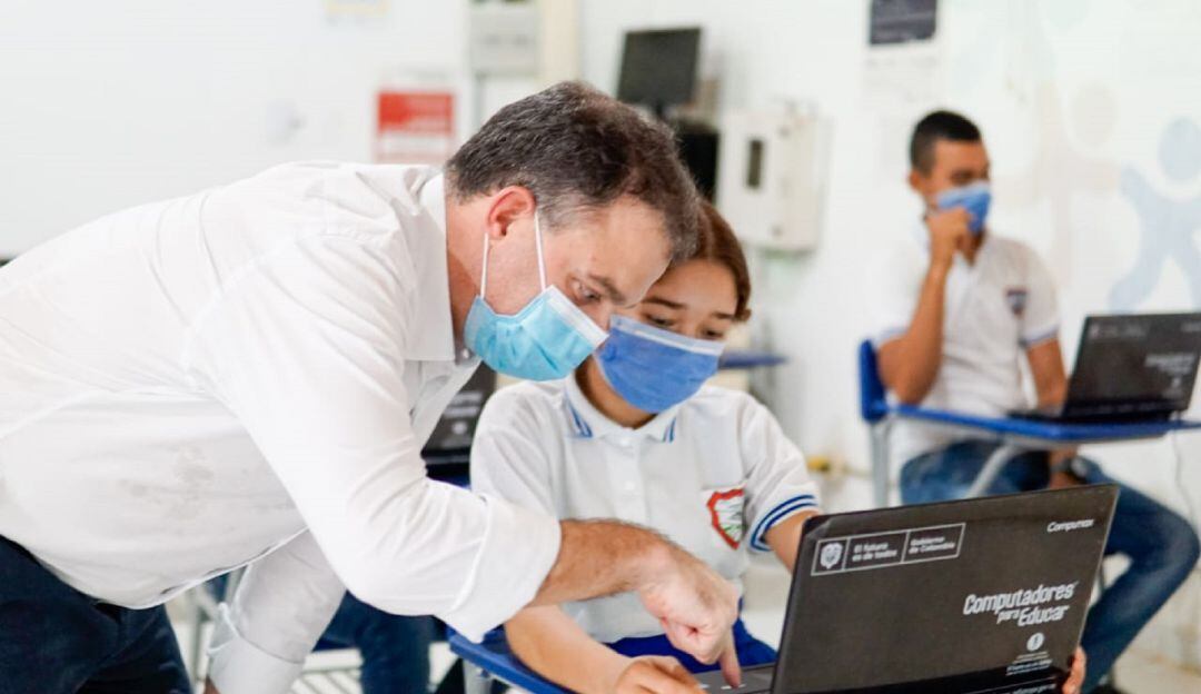 Denuncian robo de cables y postes para conectividad rural en Sincelejo