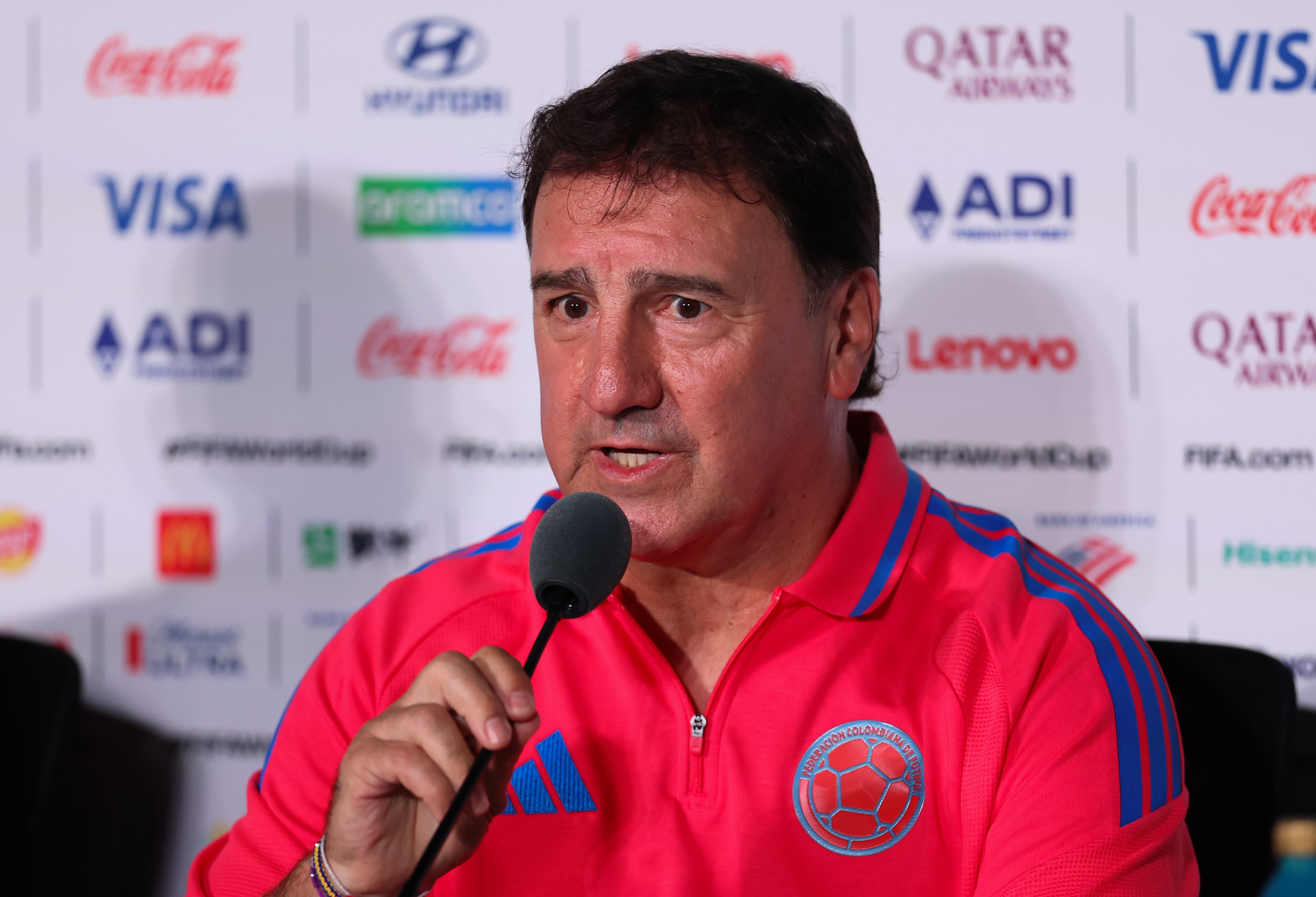 Néstor Lorenzo conferencia previa al partido Colombia vs. Suiza - Getty Images