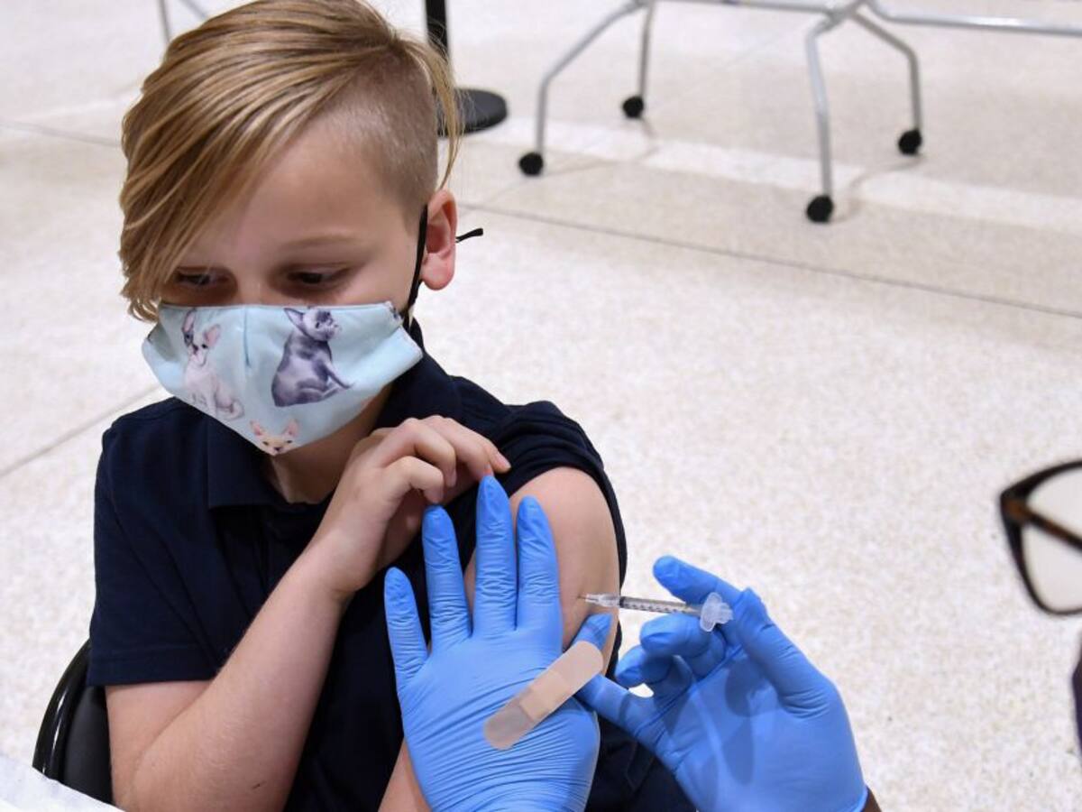Cerca de un millón de niños han recibido vacuna contra COVID-19 en EE.UU.