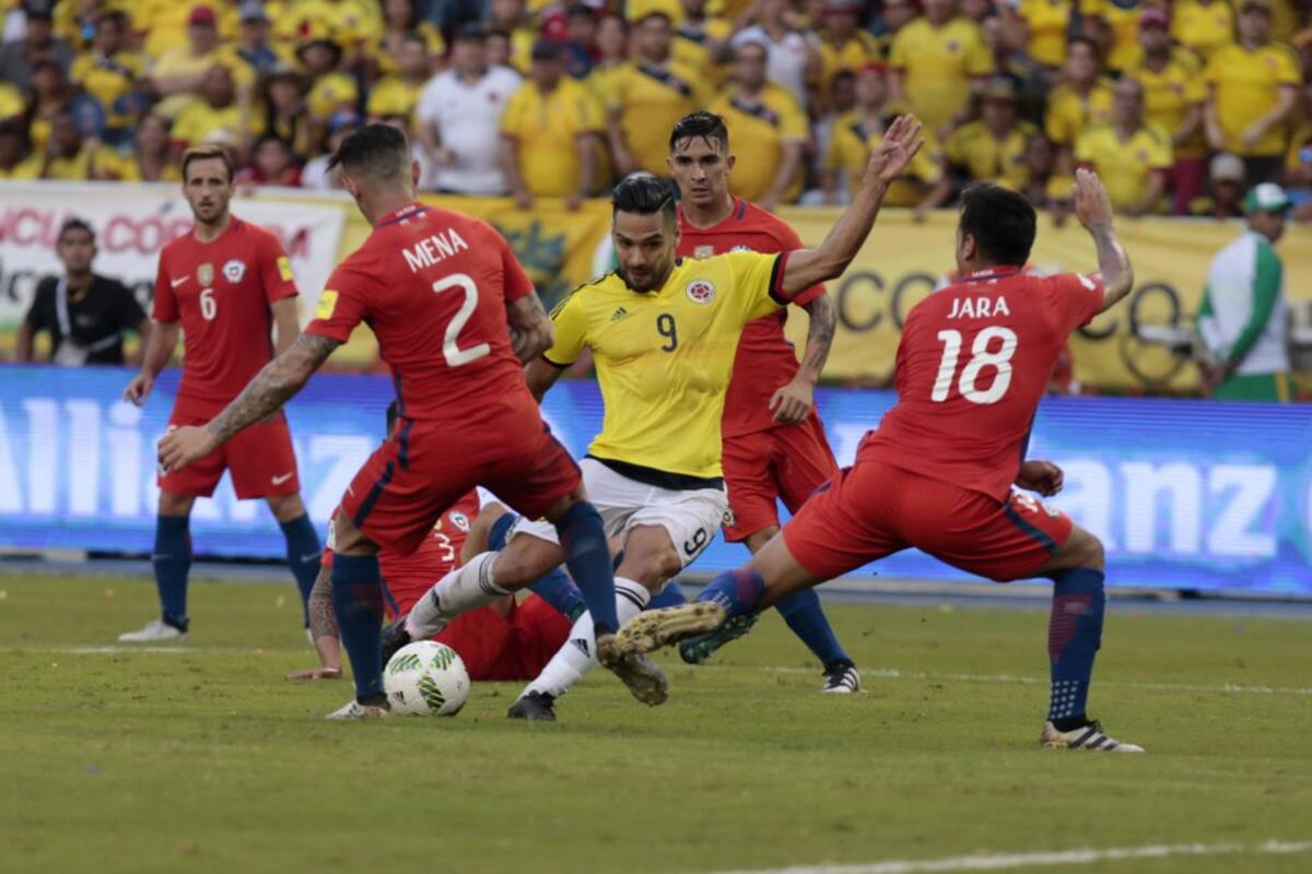 (10/11/16) Colombia empató 0-0 ante Chile, en el último juego de local del año de las Eliminatorias.