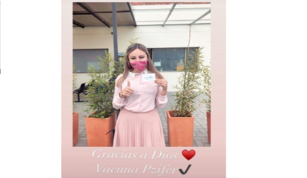 Politóloga vacunada 