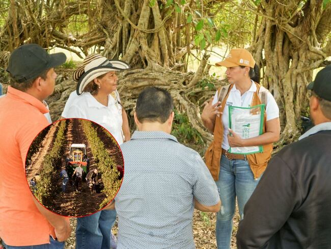 Momento en el que se le entregan las tierras/ Getty images