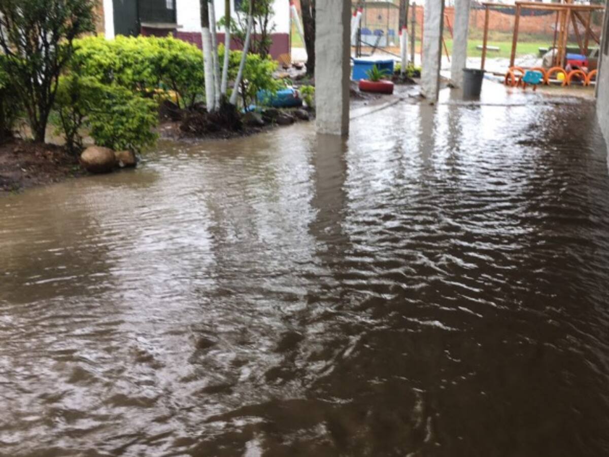 Atienden emergencias por fuertes lluvias en Cundinamarca