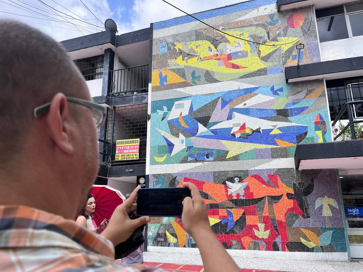 Inicia la restauración de “Tierra, Mar y aire”, obra del maestro Alejandro Obregón