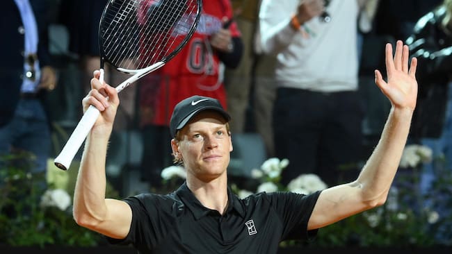 ROME (Italy), 10/05/2025.- Jannik Sinner of Italy celebrates winning his men's singles match against Mariano Navone of Argentina at the Italian Open tennis tournament in Rome, Italy, 10 May 2025. (Tenis, Italia, Roma) EFE/EPA/ALESSANDRO DI MEO
