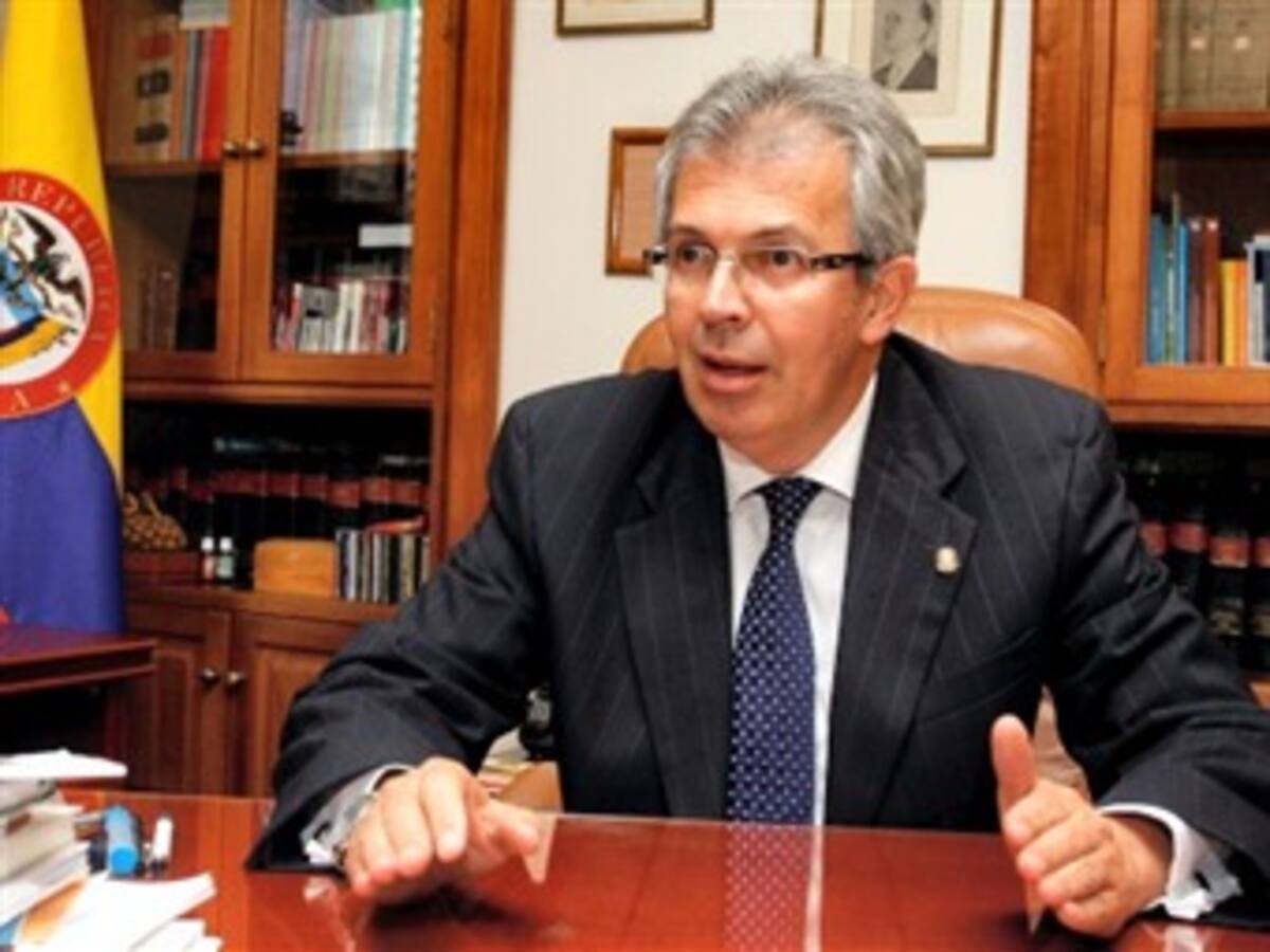 Advertencia del procurador a funcionarios que viajen a La Habana es apresurada: Arrubla
