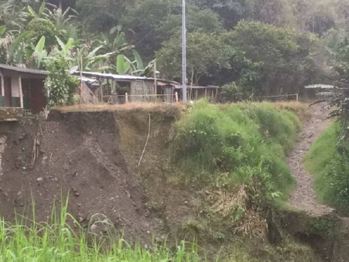 En vereda Llanogrande en Salento, Quindío claman soluciones por derrumbe