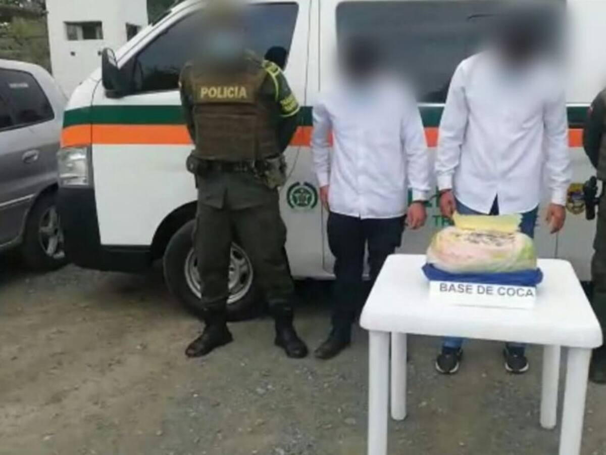 En el Urabá, transportaban 15 kilos de coca en un carro fúnebre