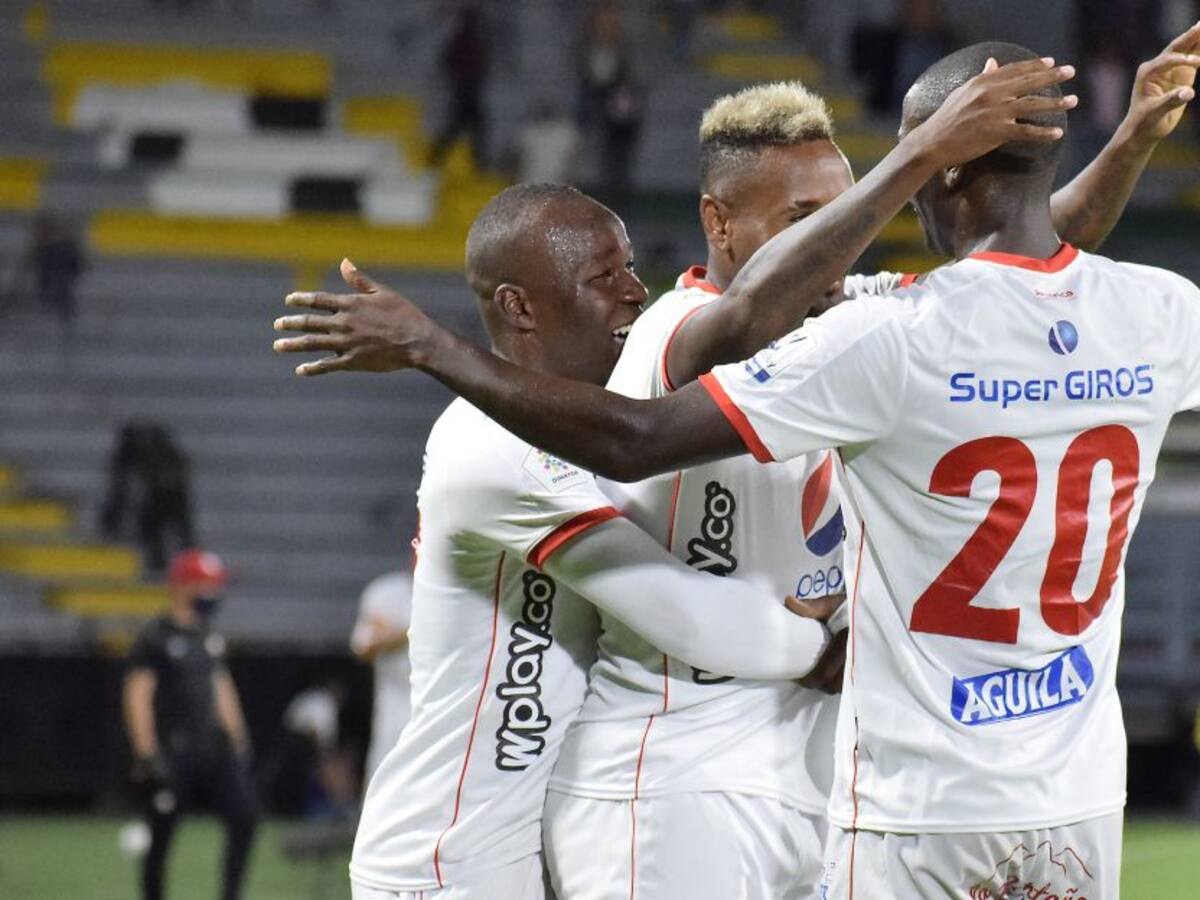 Respira Osorio: América logró un triunfo vital en su visita al campeón