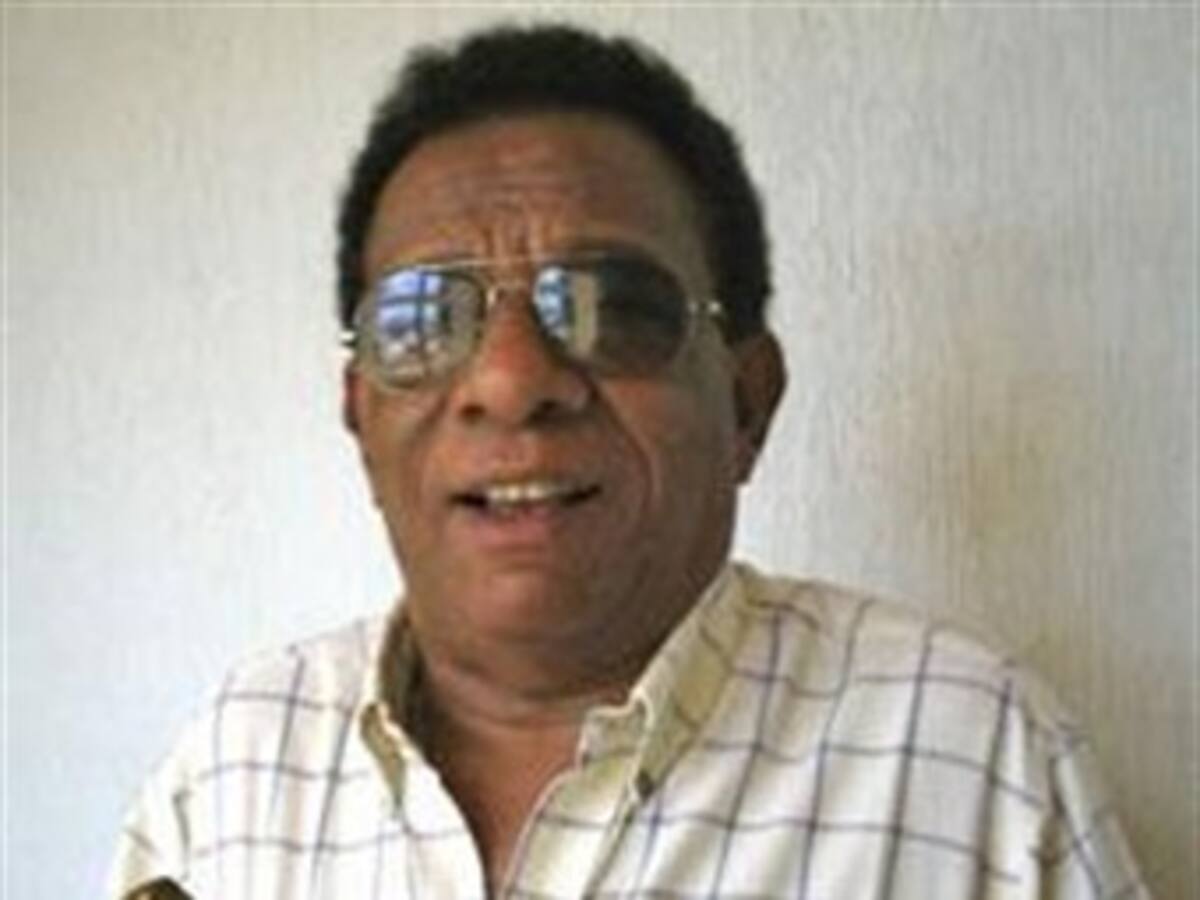 Como delicado calificaron los médicos el estado de salud del maestro Calixto Ochoa