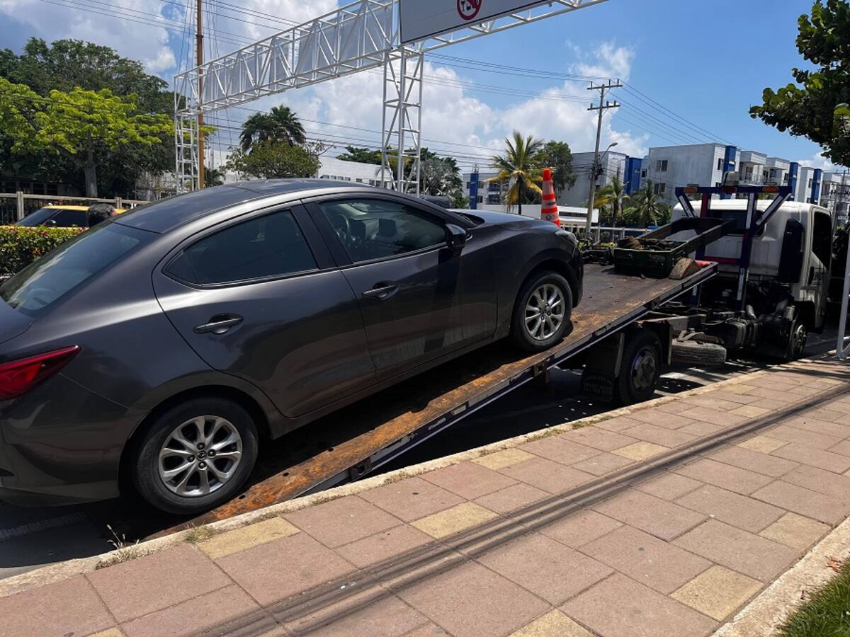 Operativos del DATT en Bocagrande: inmovilizaron 11 motocicletas y un vehículo