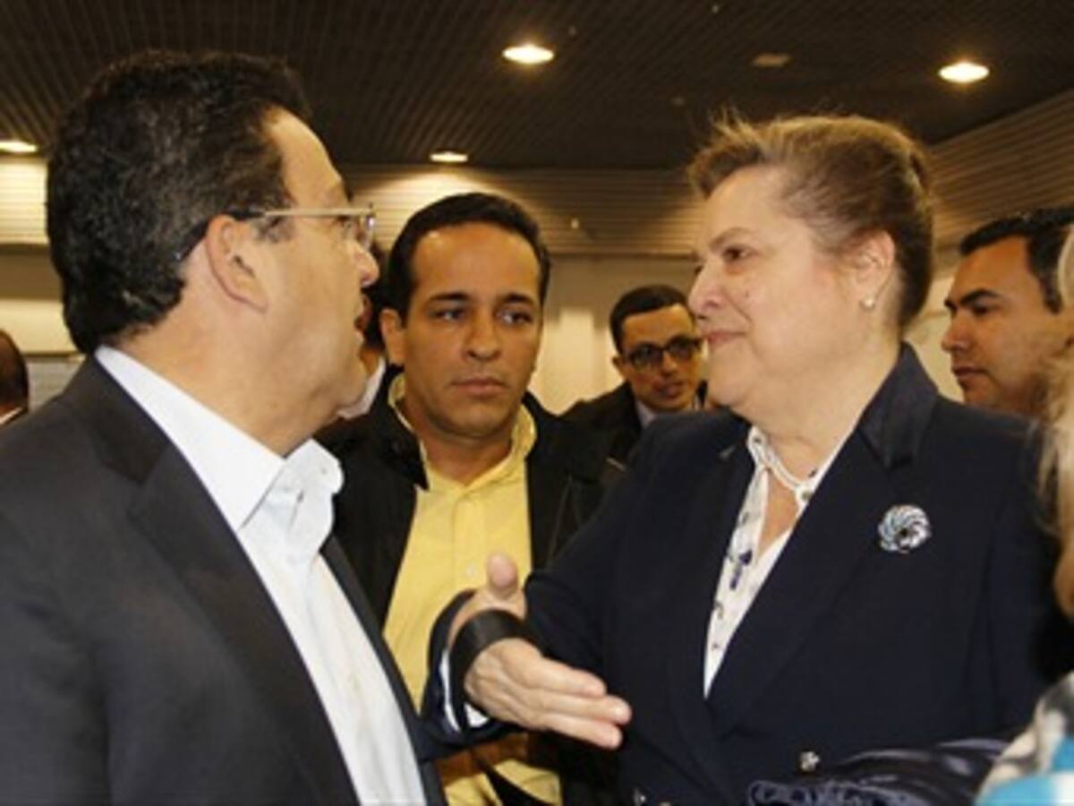 Listas al Congreso del Polo son de indignados: Clara López