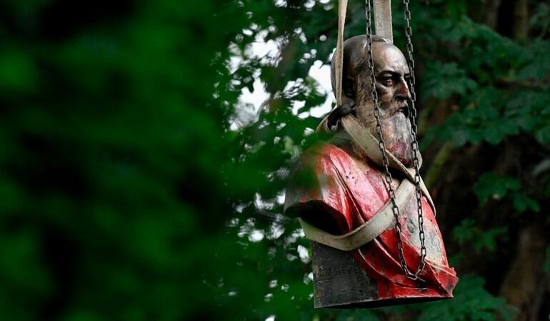 ¿Deben tumbarse las estatuas de personajes con una historia cuestionable?. Foto: Getty Images