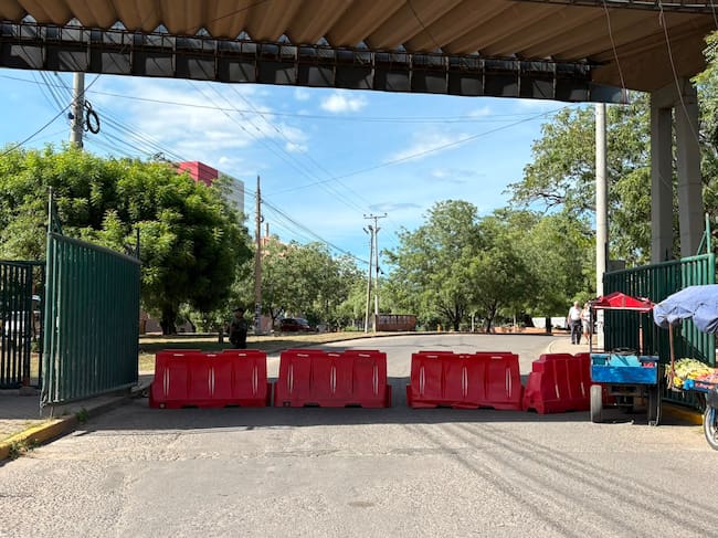 Cierre de vías en Tasajero afecta movilidad de habitantes en Cúcuta tras atentado contra la Policía. / Foto: Jenny Márquez.