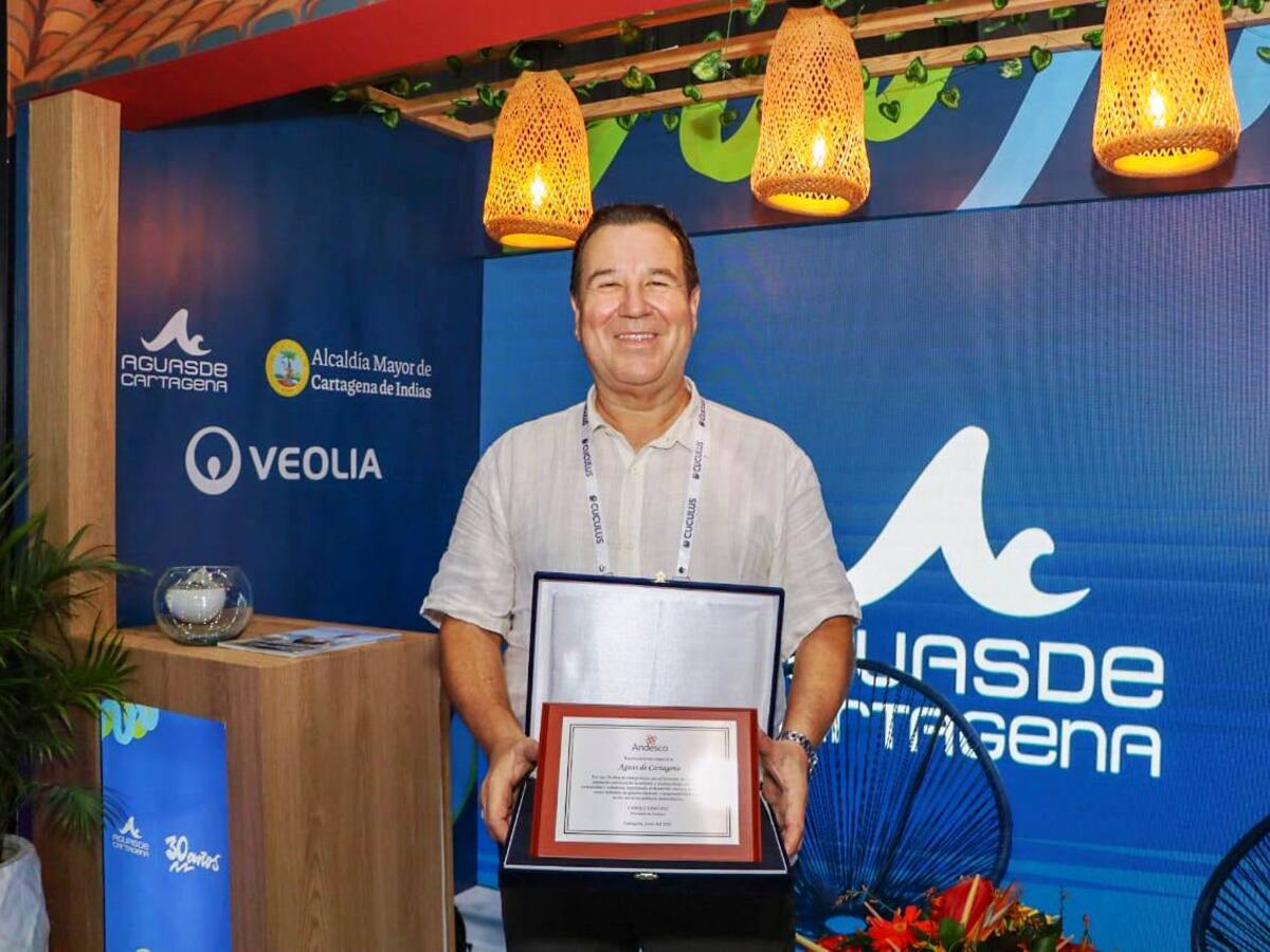 Andesco hizo reconocimiento especial por sus 30 años de servicio a Aguas de Cartagena