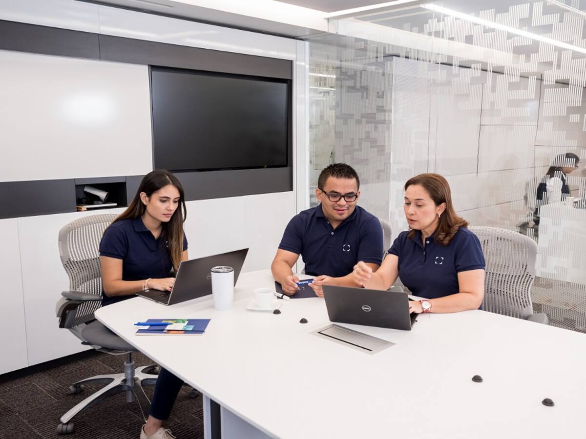 ¡Pilas! En Bogotá ofrecen más de 2.000 vacantes en una feria de empleo para diciembre