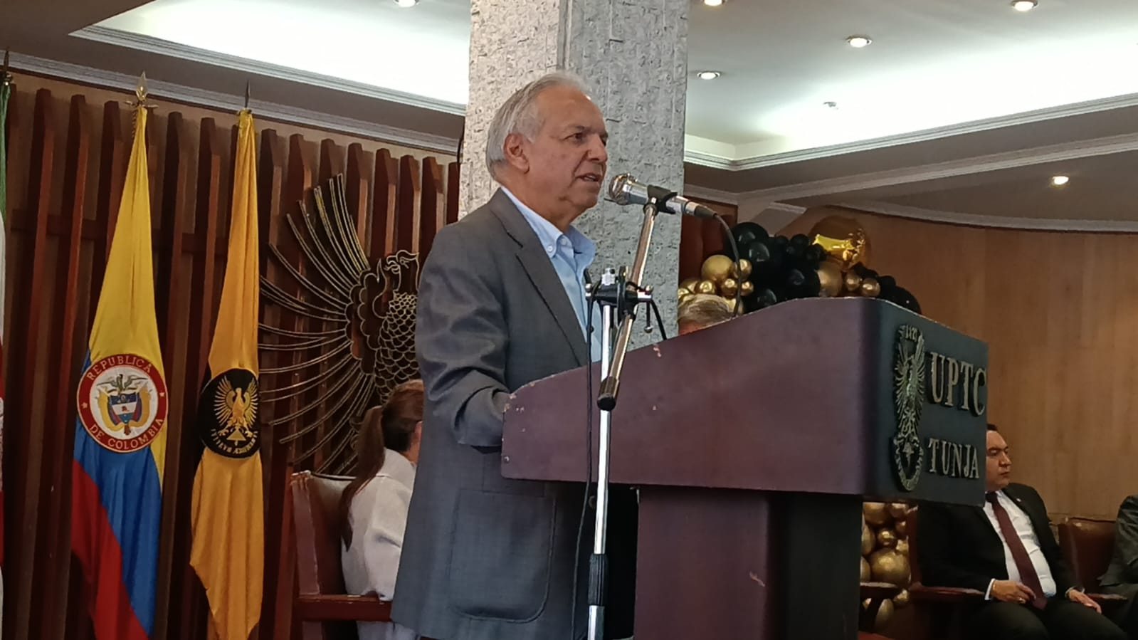 El ministro de Hacienda Ricardo Bonilla asistió a los 50 años de la facultad de Ciencias Económicas y Administrativas de la Uptc.