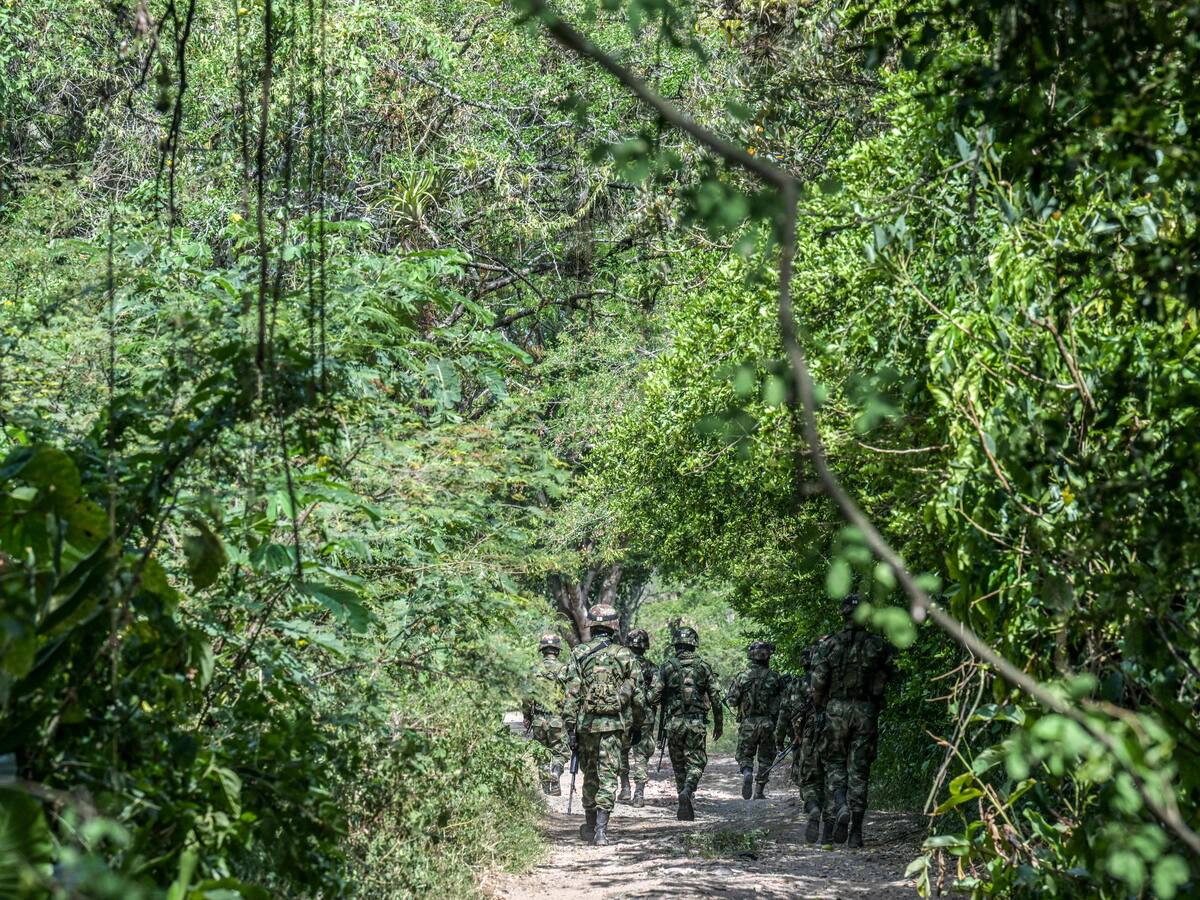 Rastrean a transportadora que habría participado en asonada contra Ejército en El Plateado