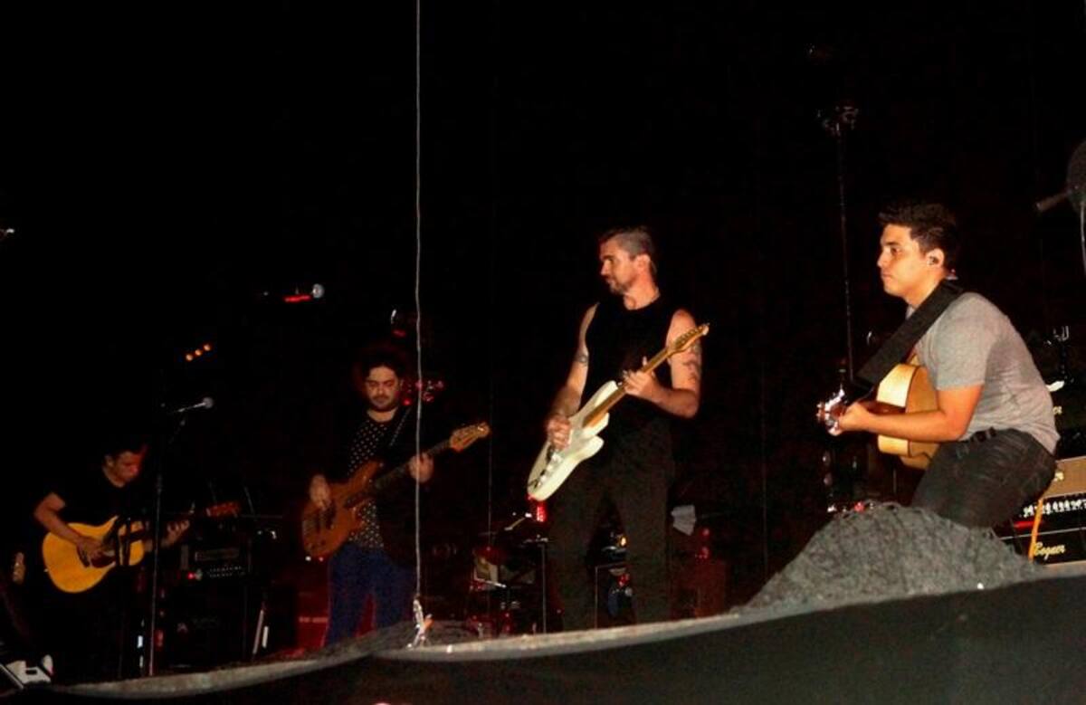 La última canción que cantó Juanes fue la Camisa Negra, que fue solicitada varias veces durante el concierto por sus fans.
