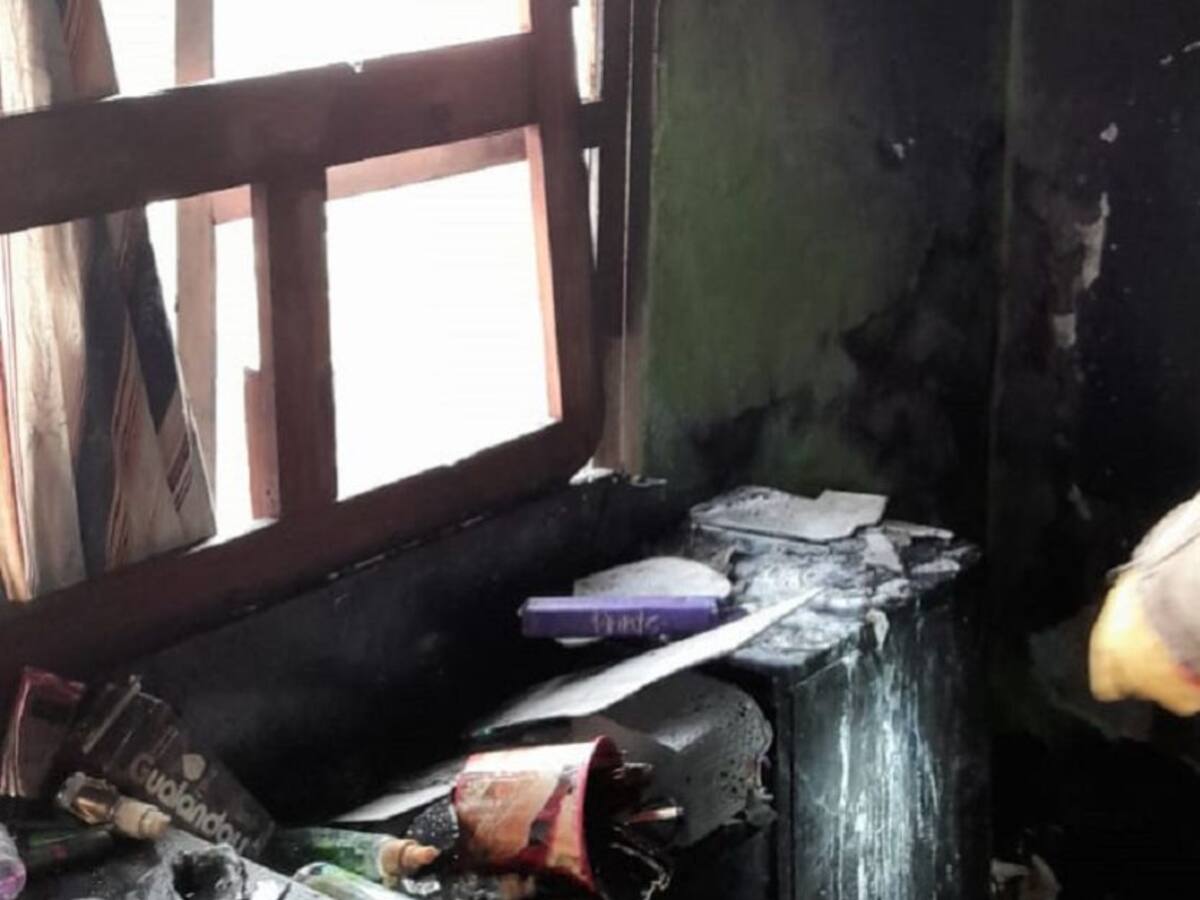 Incendio arrasó con enseres de una vivienda en Pasacaballos