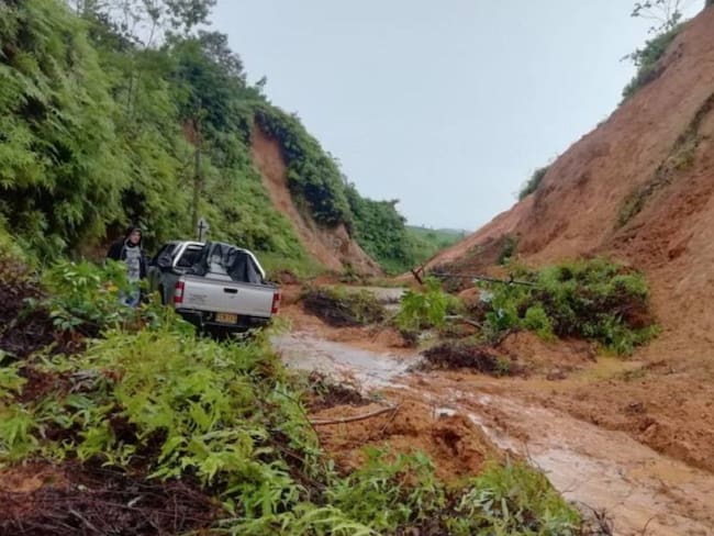 Siguen incomunicadas 18 veredas por fuertes lluvias en Yalí