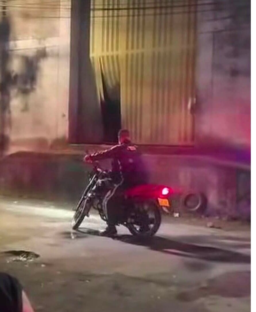 Únicamente dejó daños materiales y no se registraron personas lesionadas. Foto Redes Sociales.