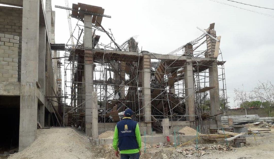 Los constructores del Centro Comercial Gran Manzana aseguraron que el accidente se presentó en una zona que no hace parte de la estructura general