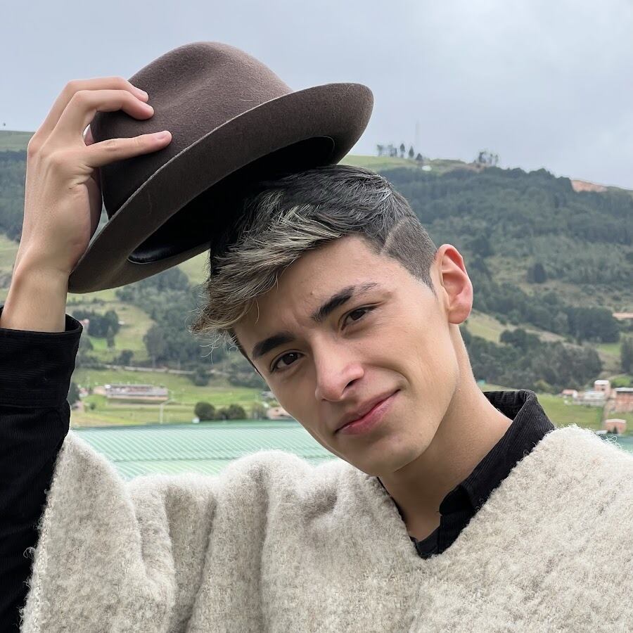 Julián Pinilla - El chico de la ruana