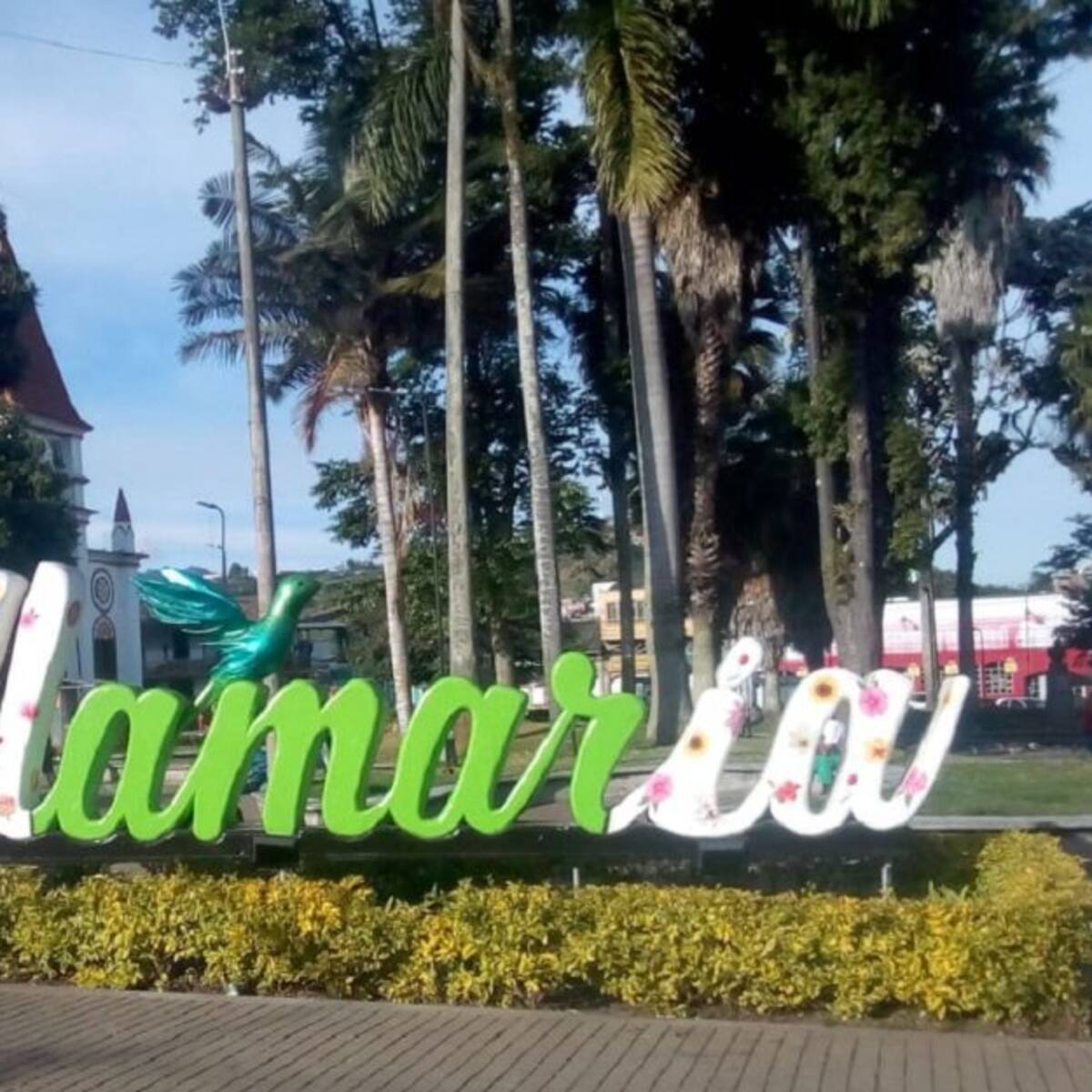 Medimás entrega computadores en Villamaría