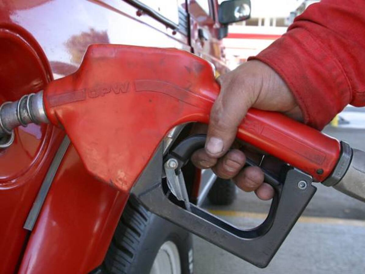 Taxistas protestan en Pasto por falta de gasolina a causa del paro camionero