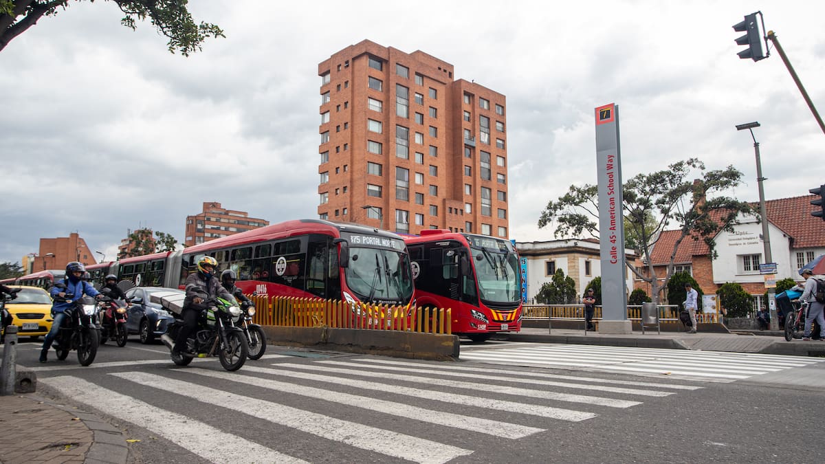¡Aprenda inglés mientras va en TM! Ahora es posible en la estación de la Calle 45